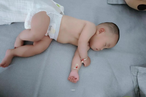 松滋几个月宝宝会抬头