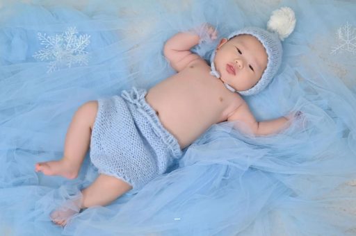 松滋摸孕妇肚子沾喜气